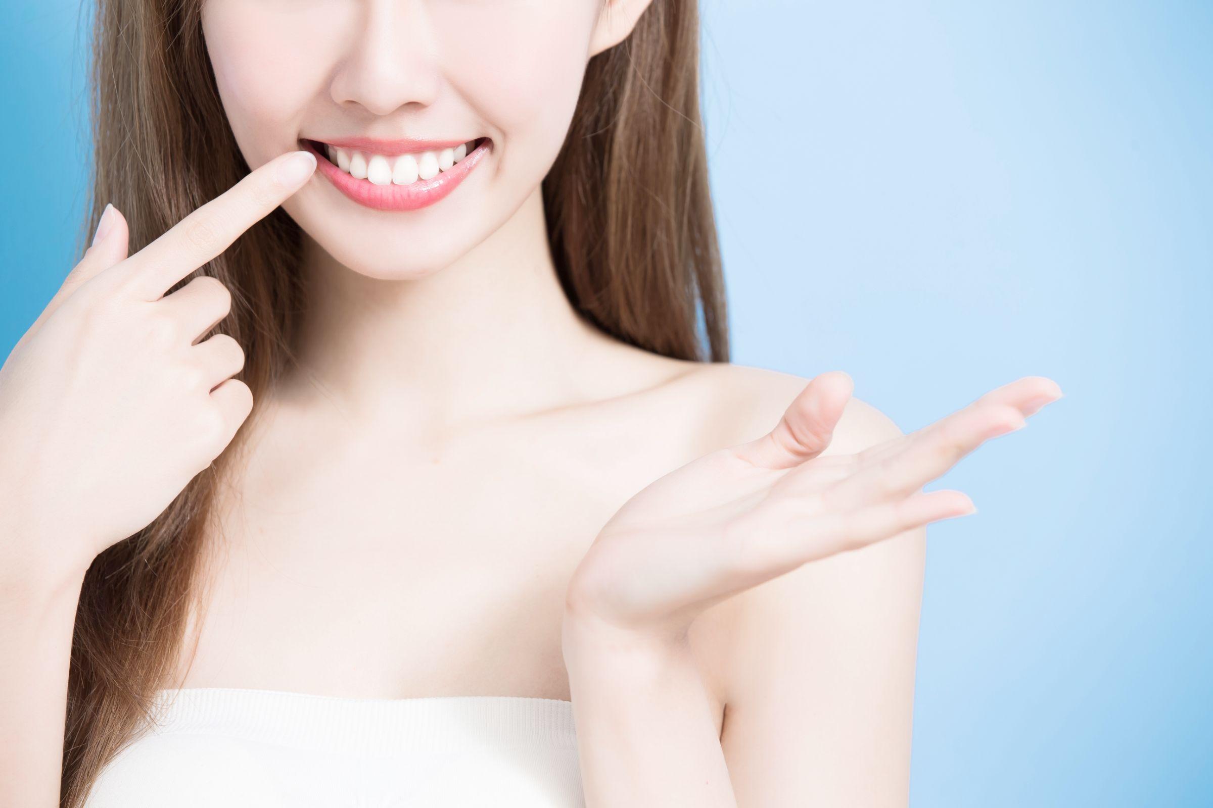 ホワイトニング種類別に期間・費用・効果を徹底解説!比較表も紹介